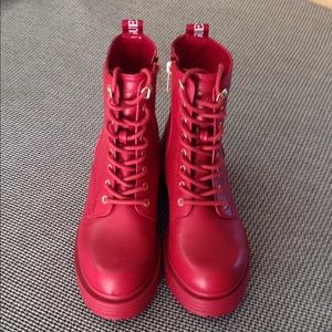 Guess Size 7 Combat Boots